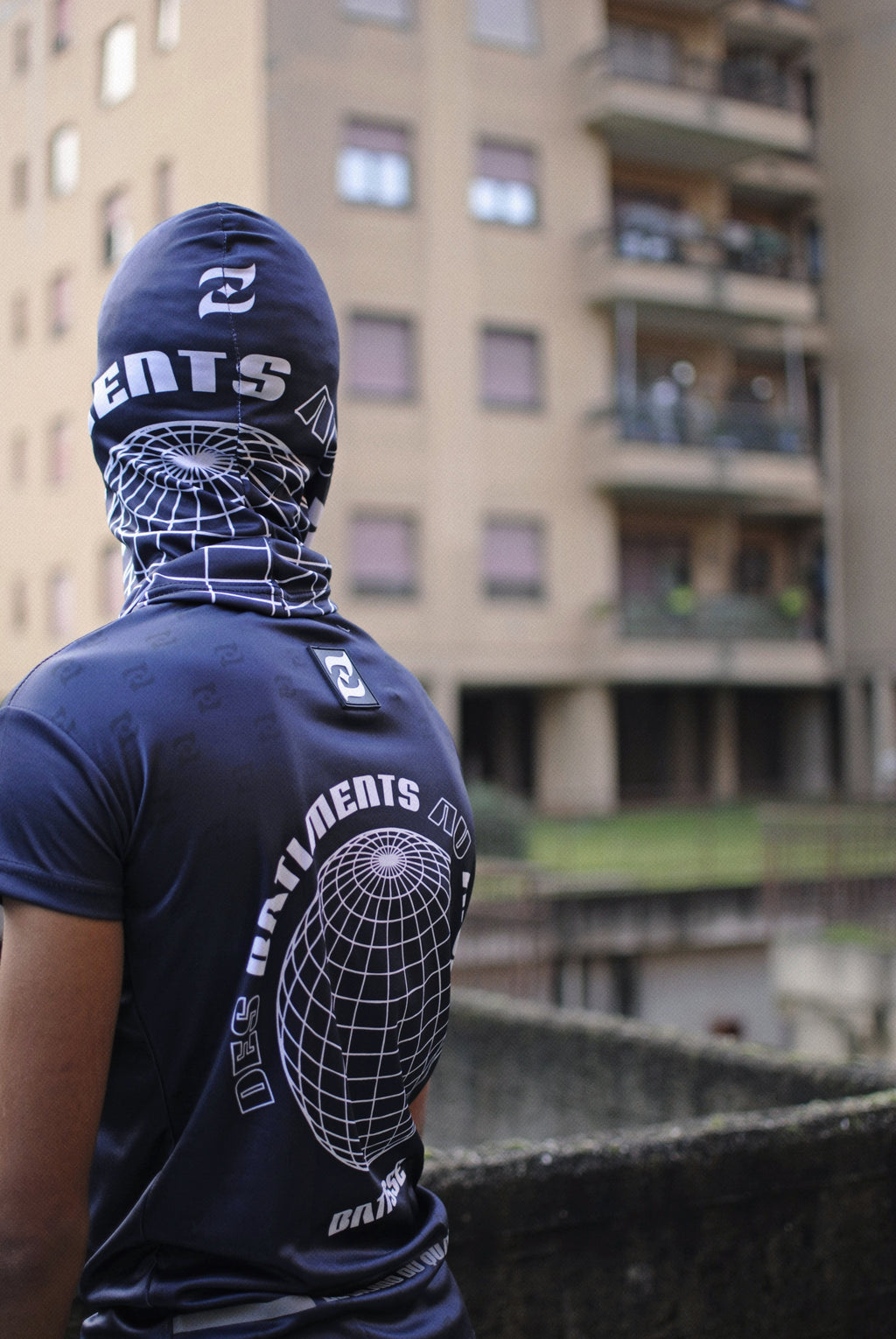 Cagoule "des bâtiments au monde"