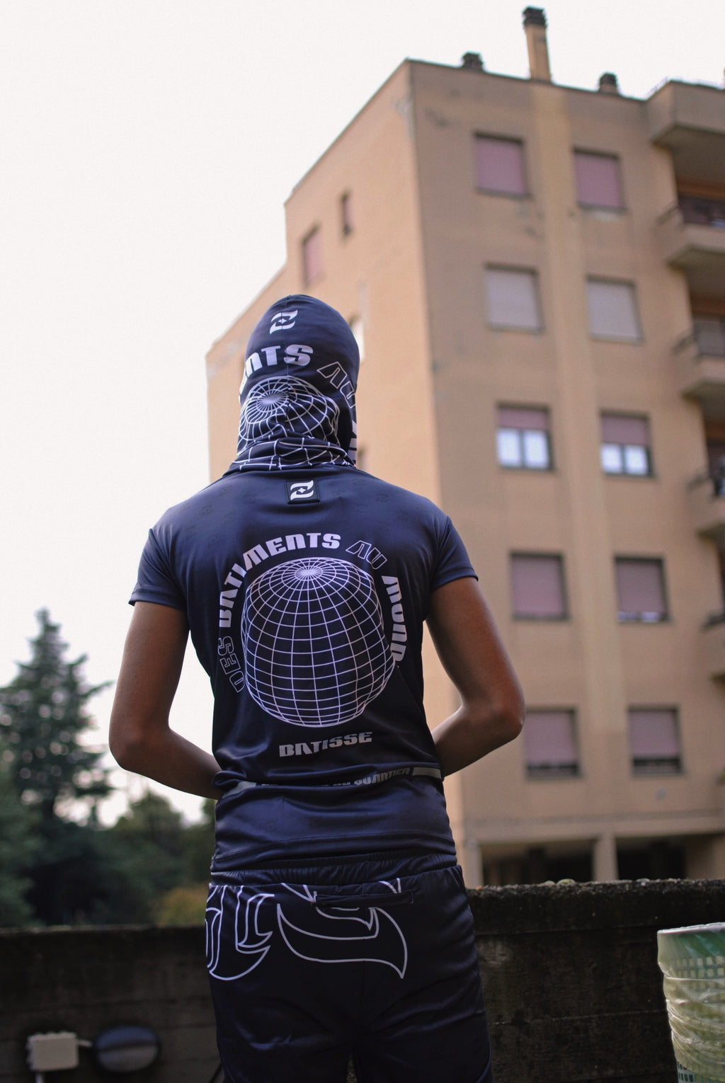 Cagoule "des bâtiments au monde"